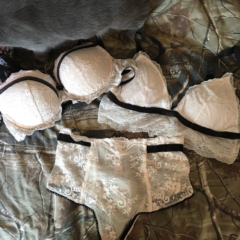 NWOT Victorias Secret Dream Angels Bra Set
